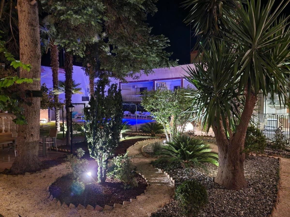 B&B Giardino Delle Delizie Gravina in Puglia Bagian luar foto
